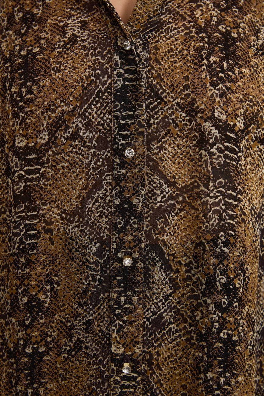 Блузка с отложным воротником из вискозы, принт питон