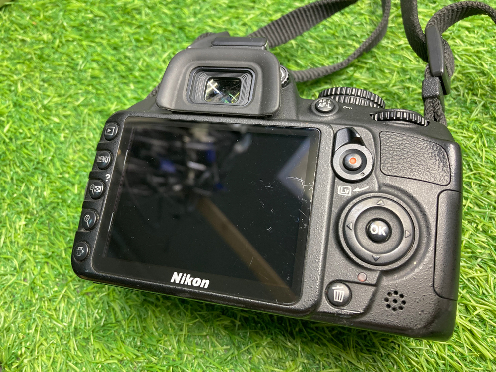 Nikon D3100 kit 18-55mm 3.5-5.6G VR 3700 кадров
