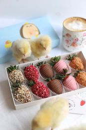 Клубника в шоколаде с ежиком