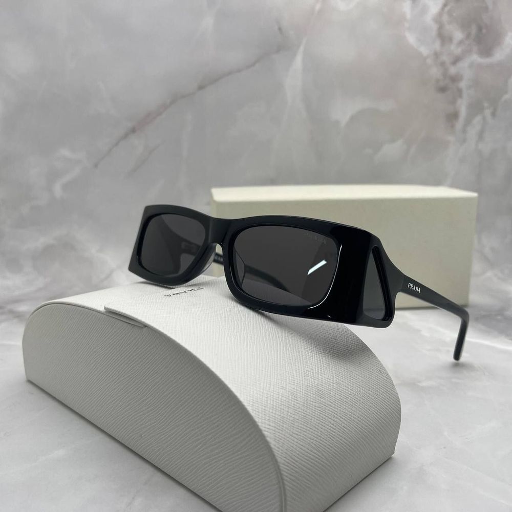 Кроссовки Prada