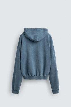 ZARA ТОЛСТОВКА С ЭФФЕКТОМ ПОТЕРТОСТИ С ПРИНТОМ, СИНЕВАТЫЙ