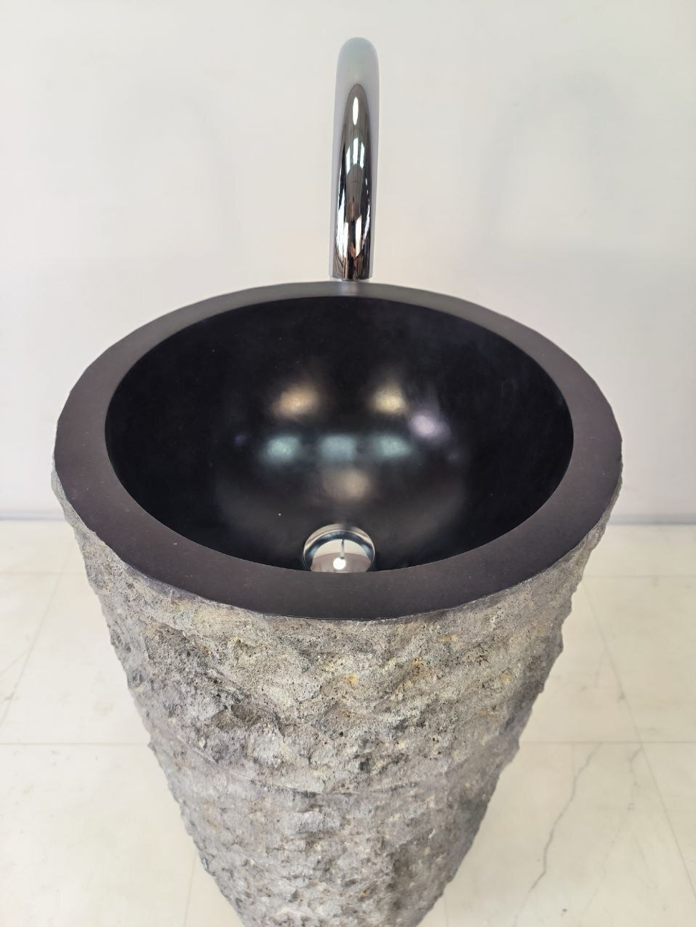 Раковина напольная из андезита Pedestal Black Marmo MN-65921 40х40х90 из натурального камня