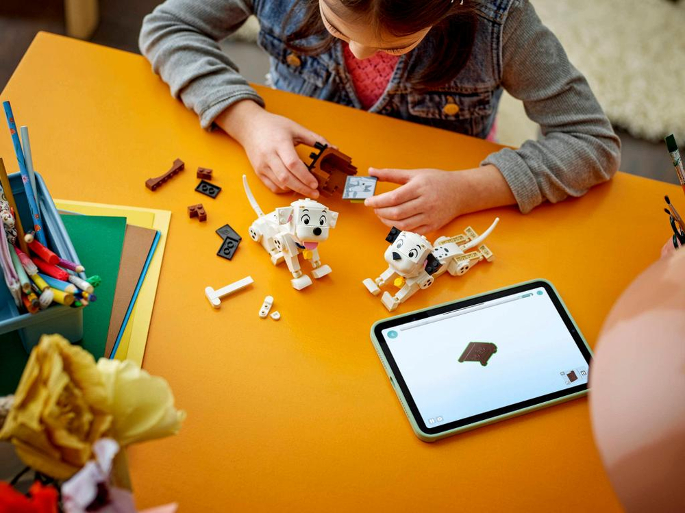 Набор LEGO Disney «101 далматинец»: Сборные игрушечные щенки Лаки и Пенни (43271) Лего для детей