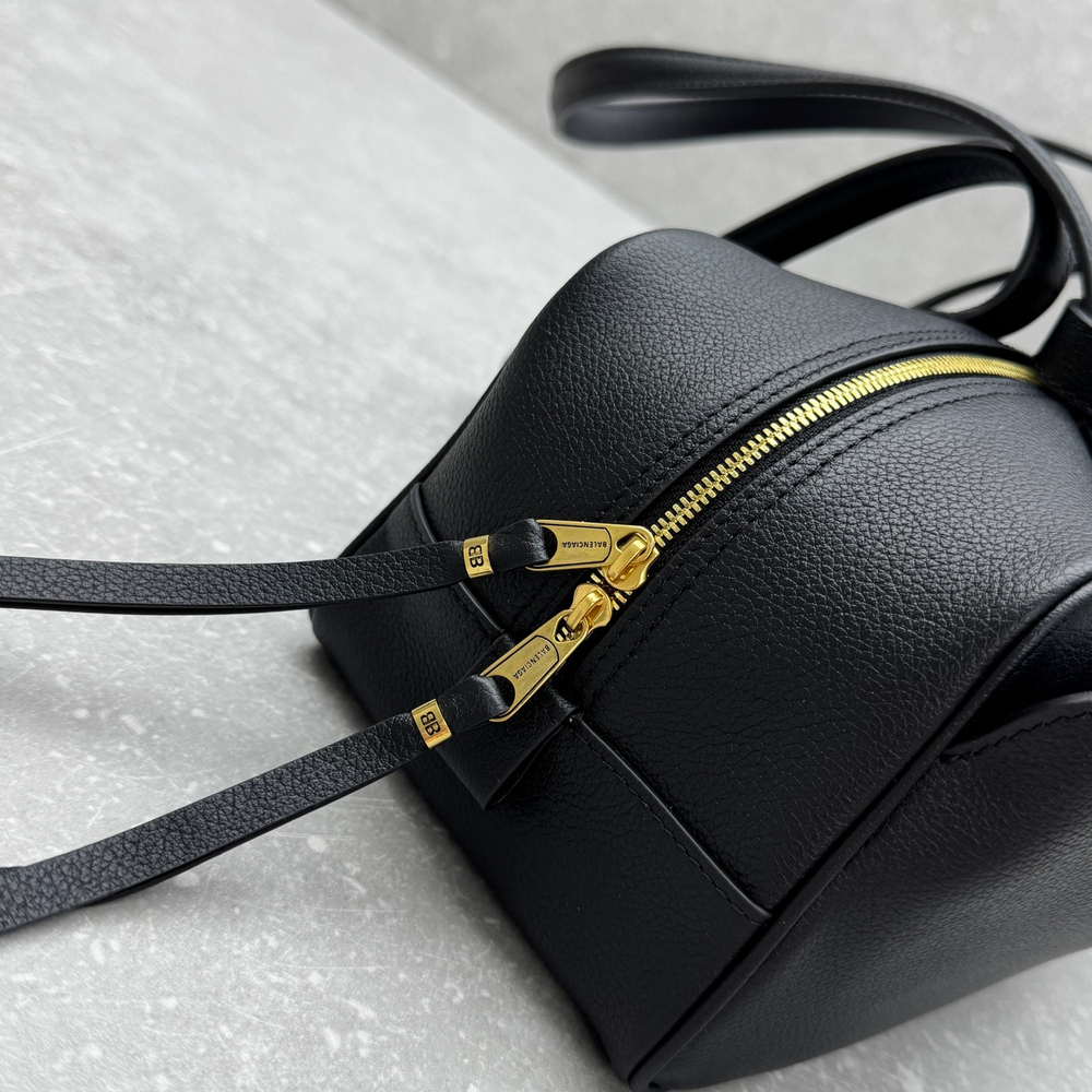 Balenciaga Carrie Bowling Bag Small 31 cm