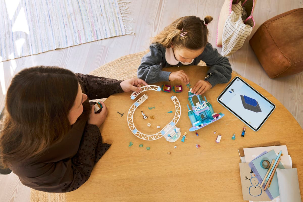 Конструктор LEGO Disney 43281 Elsa's Ice Castle & Snow Ride Adventure