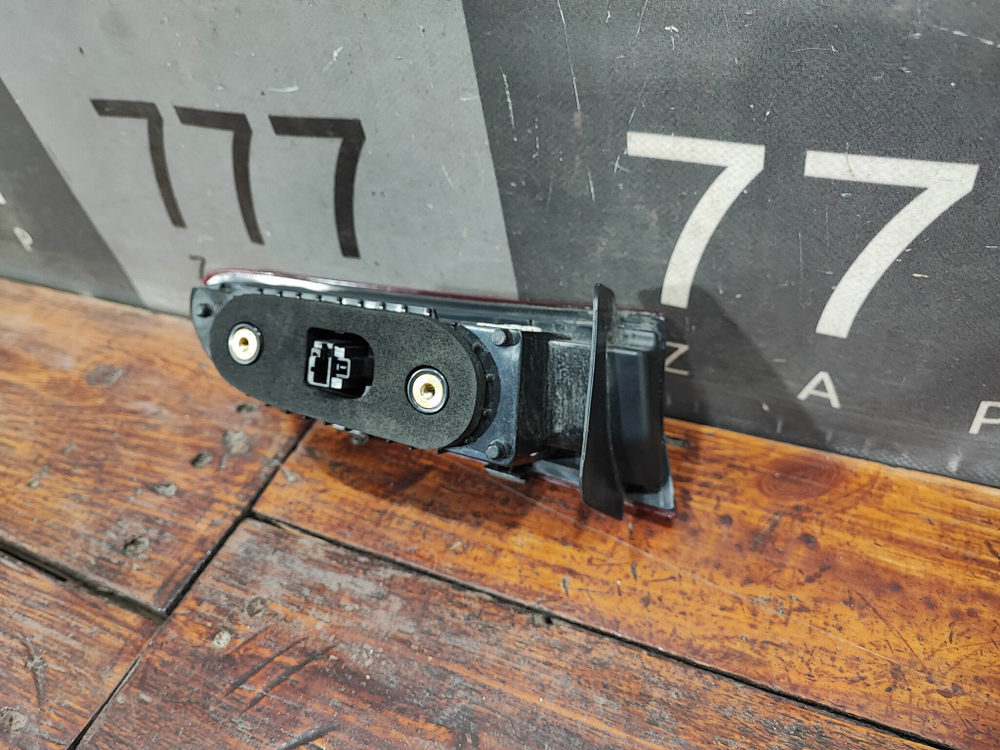 Фонарь задний правый Skoda Karoq 17-нв Б/У Оригинал 57A945308