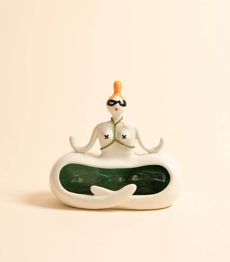 Фигура – Хранительница в портупее | ВАЗАНЕВАЗА