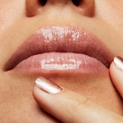 MAC Cosmetics Lipglass - Блеск для губ оттенок Dreamy, 3 ml