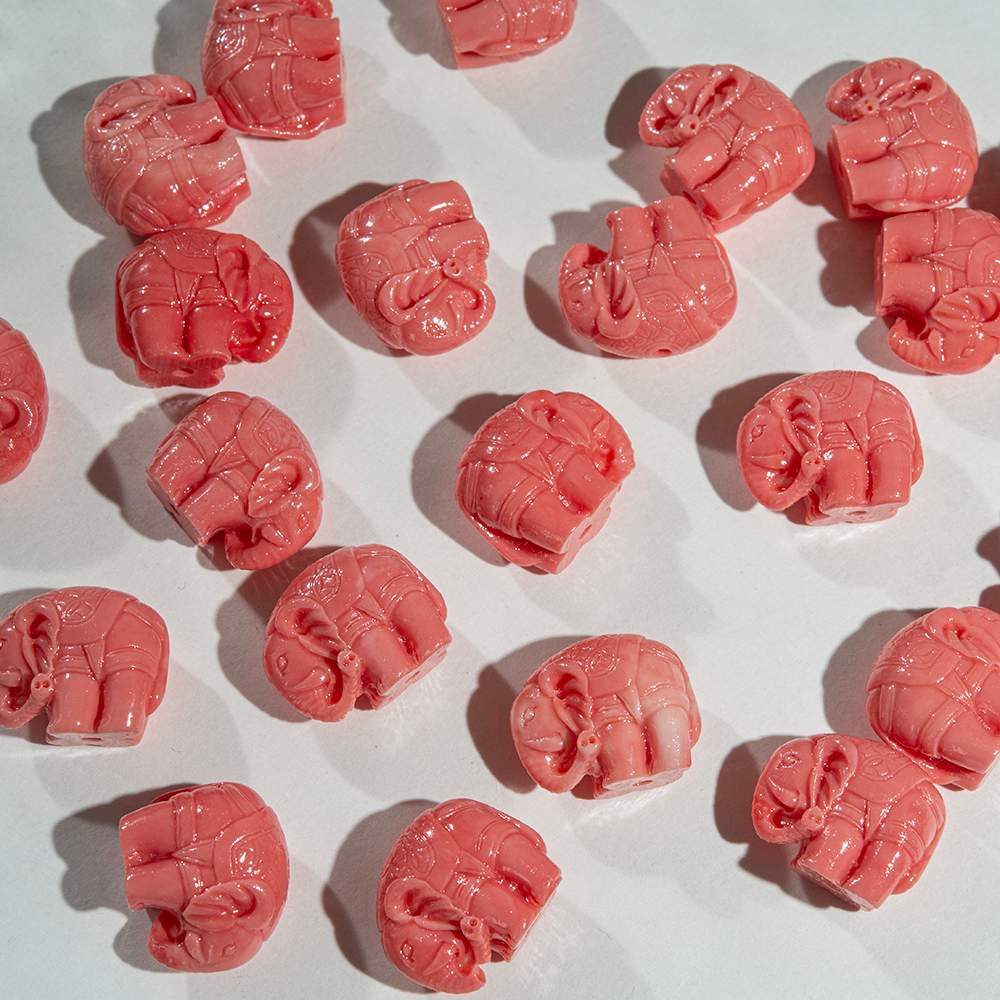 Подвеска резная "Слон", 17*20мм, коралловая пудра