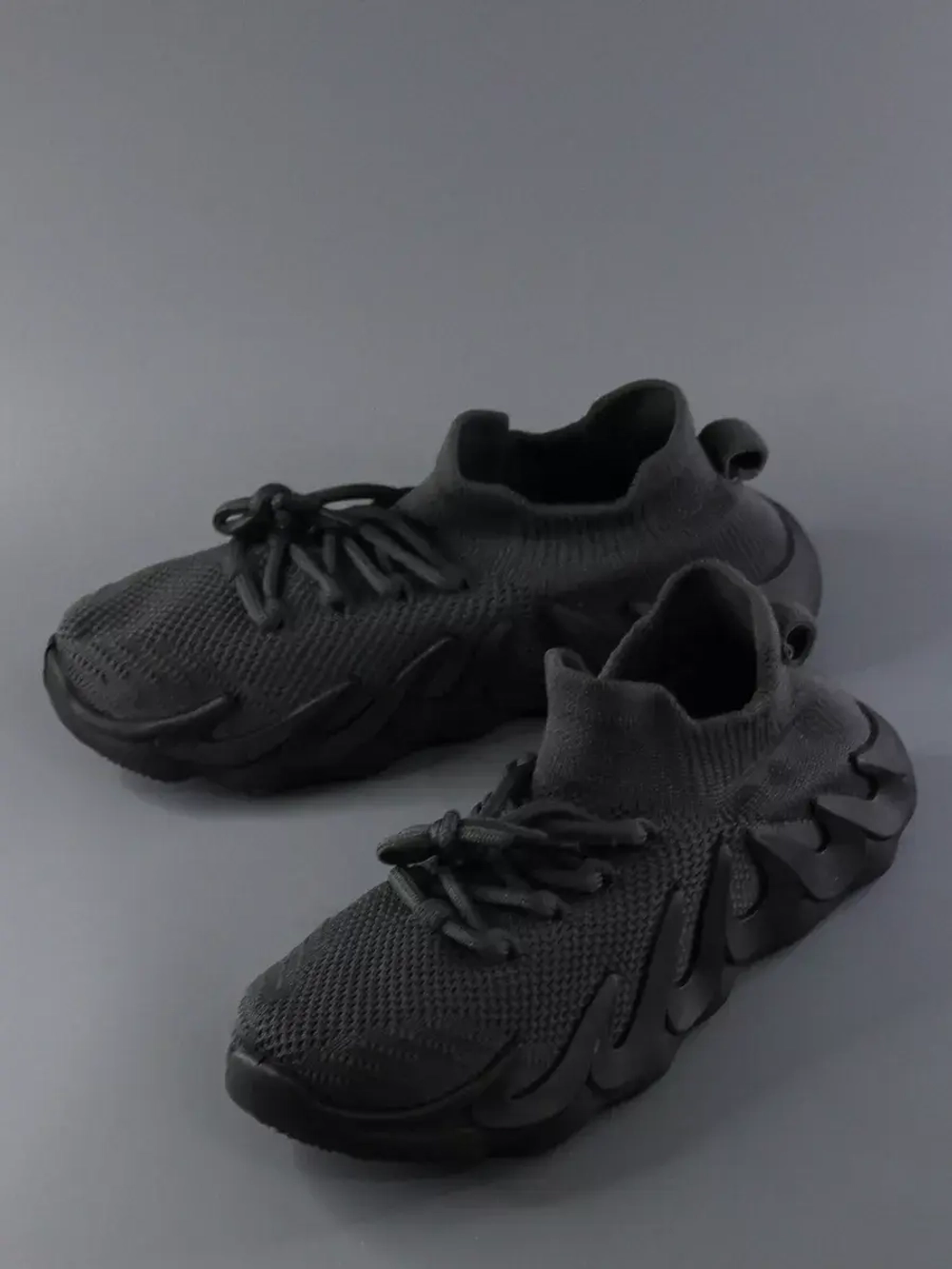 Кроссовки Изики детские - Yeezy boost- темно-серые