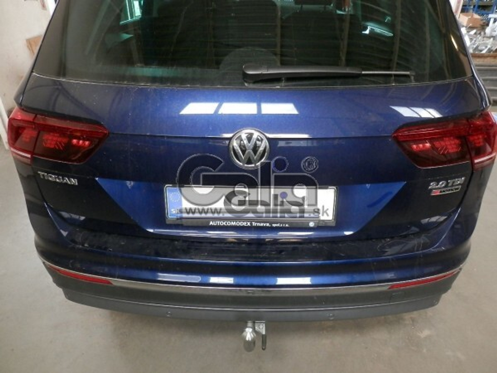 Фаркоп оцинкованный Galia V069C для Volkswagen Tiguan 2007-2016, 2016-, Audi Q3 2011-2018(паспорт и сертификат в комплекте)(без электрики)