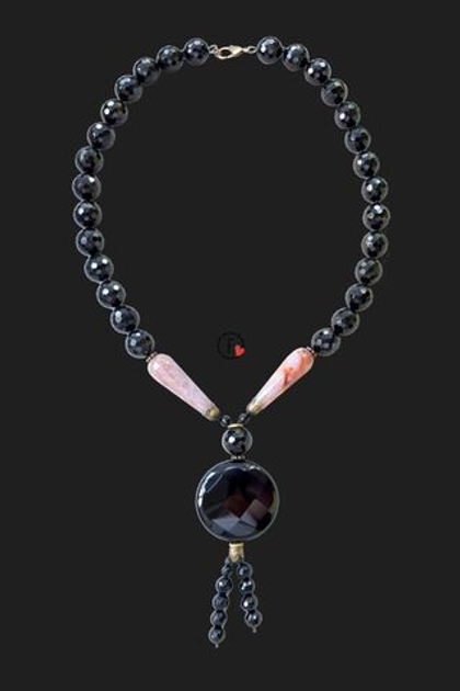 колье из черного агата