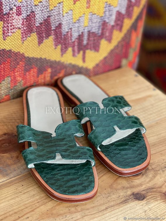 Шлепки натуральной из кожи питона SH-159