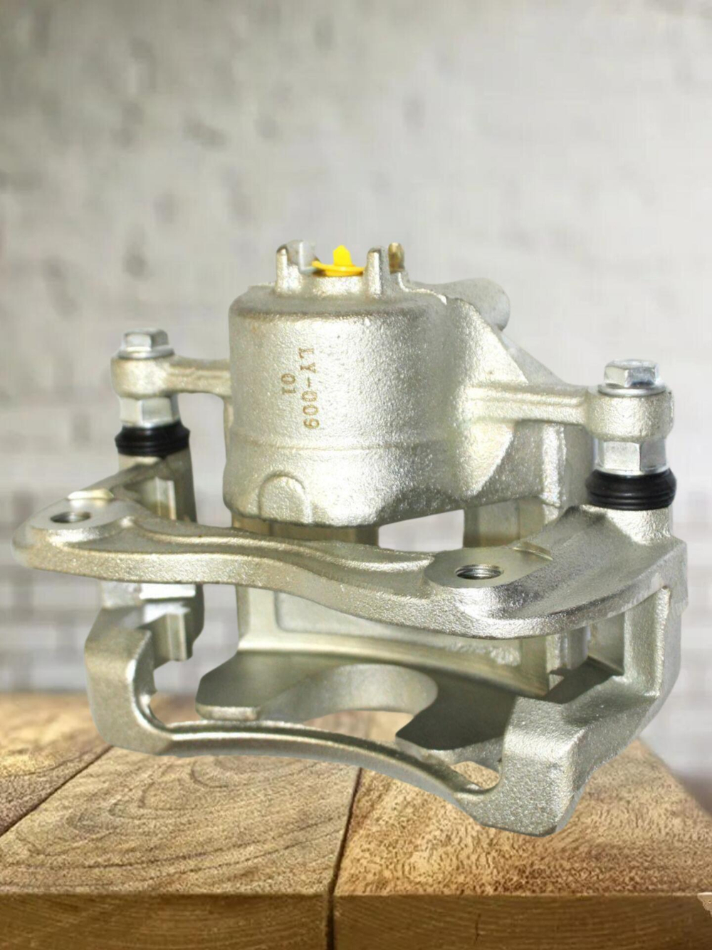 Суппорт тормозной передний правый 581901RA00 для Solaris, Rio