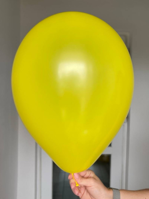 Воздушный шар однотонный желтый S ПАЛИТРА №3977