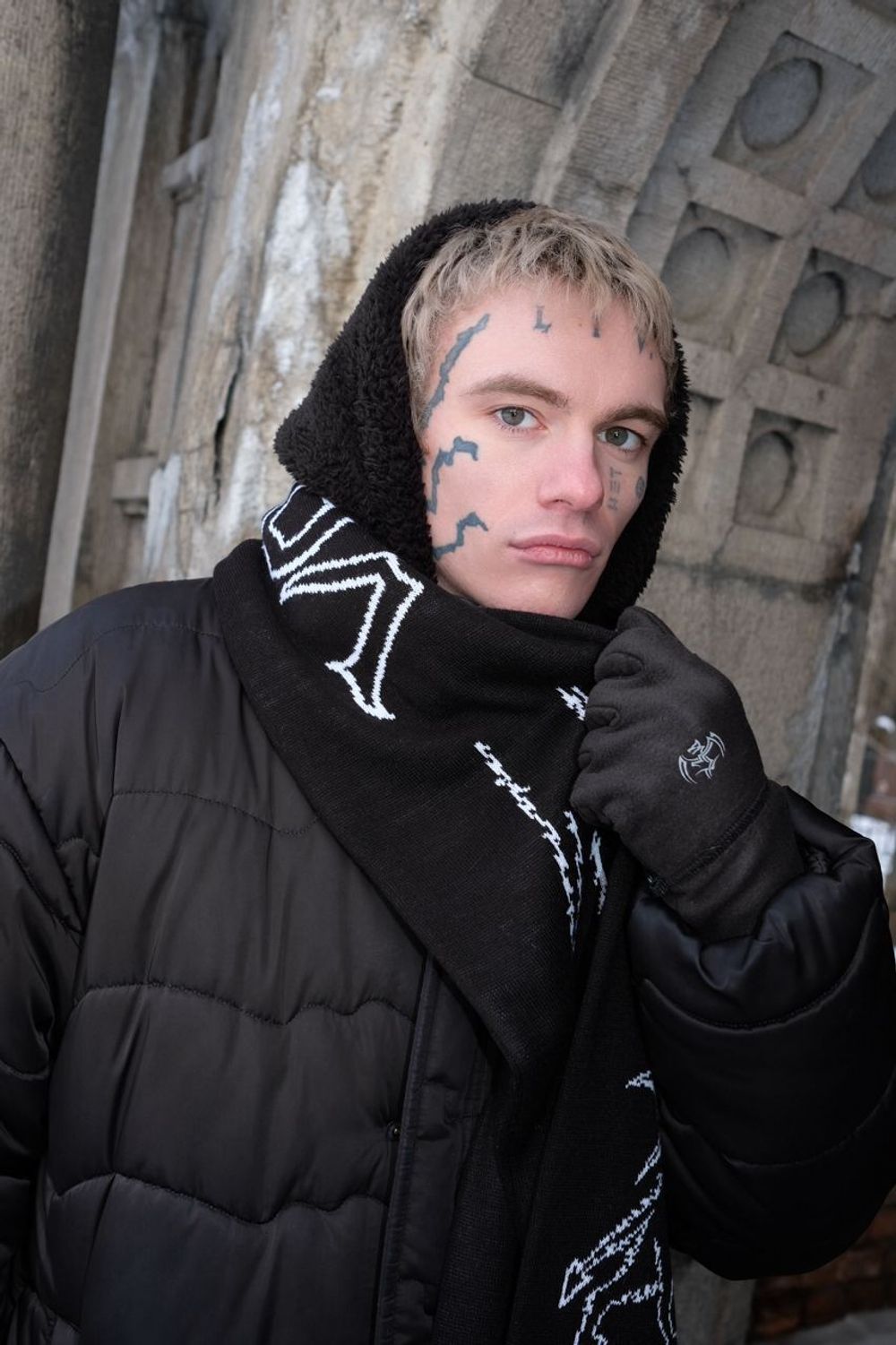 Шарф Волчок Wolves Demons черный