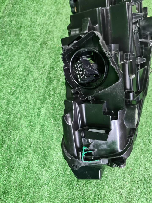 Битая Фара правая Skoda Rapid 2 (2020-н.в.) LED