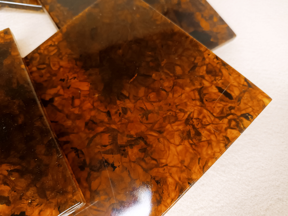 Пресс-плитка из янтаря для бани и парных