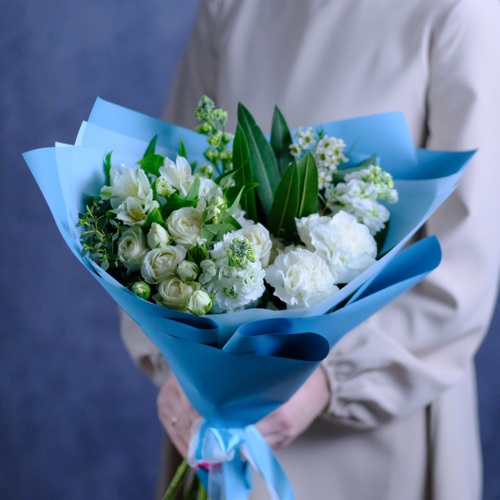 Купить Нежный букет #477 с маттиолой и пионовидными розами