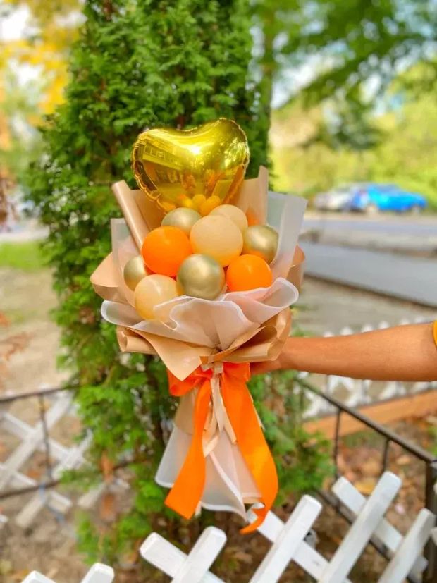 Букет из фольгированных шаров №14