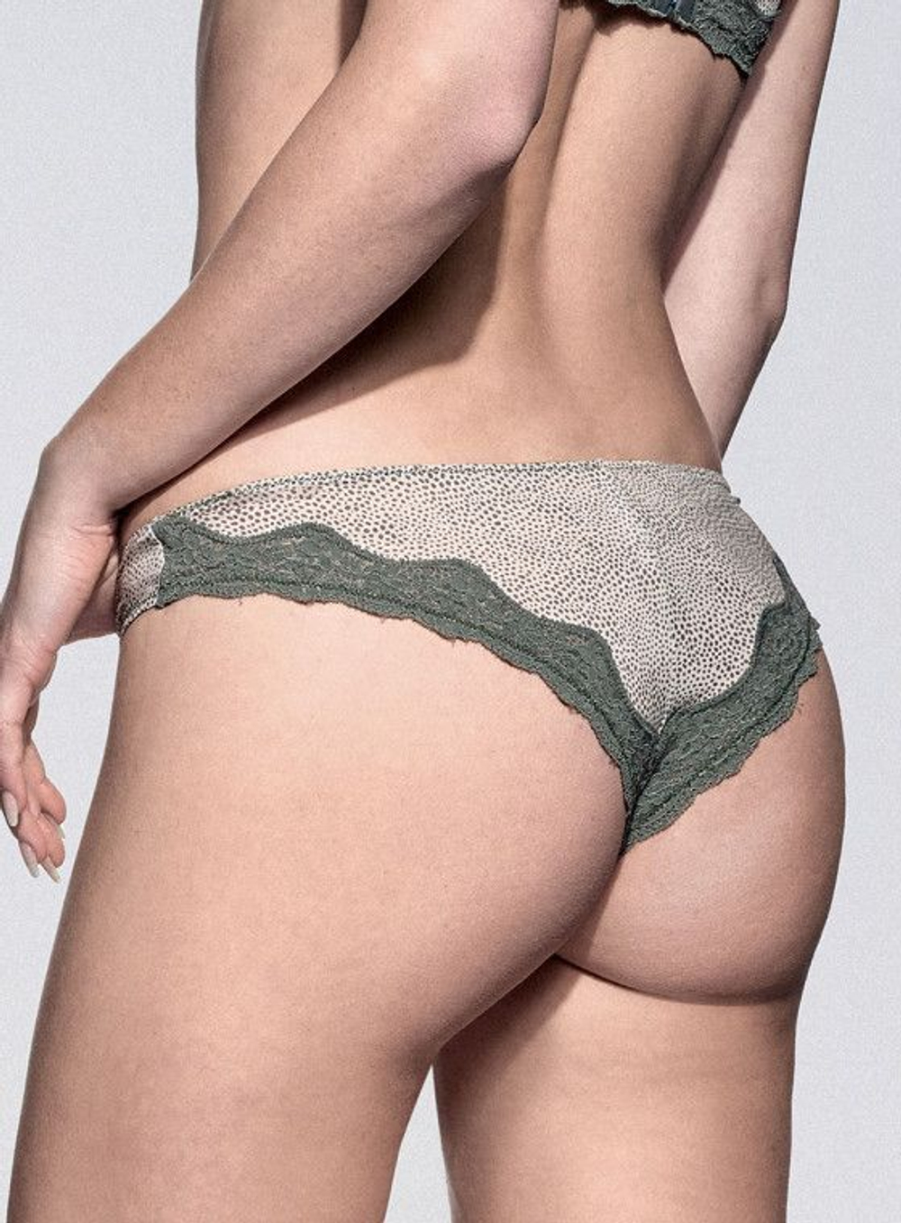 Комплект Chic: пуш-ап бюстгальтер и трусики-бразилиана (Размер: 2B) (Цвет: коричневый камуфляж)