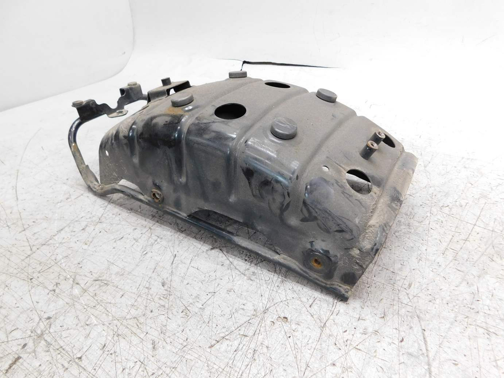 подкрылок Suzuki Boulevard 400 VK55.