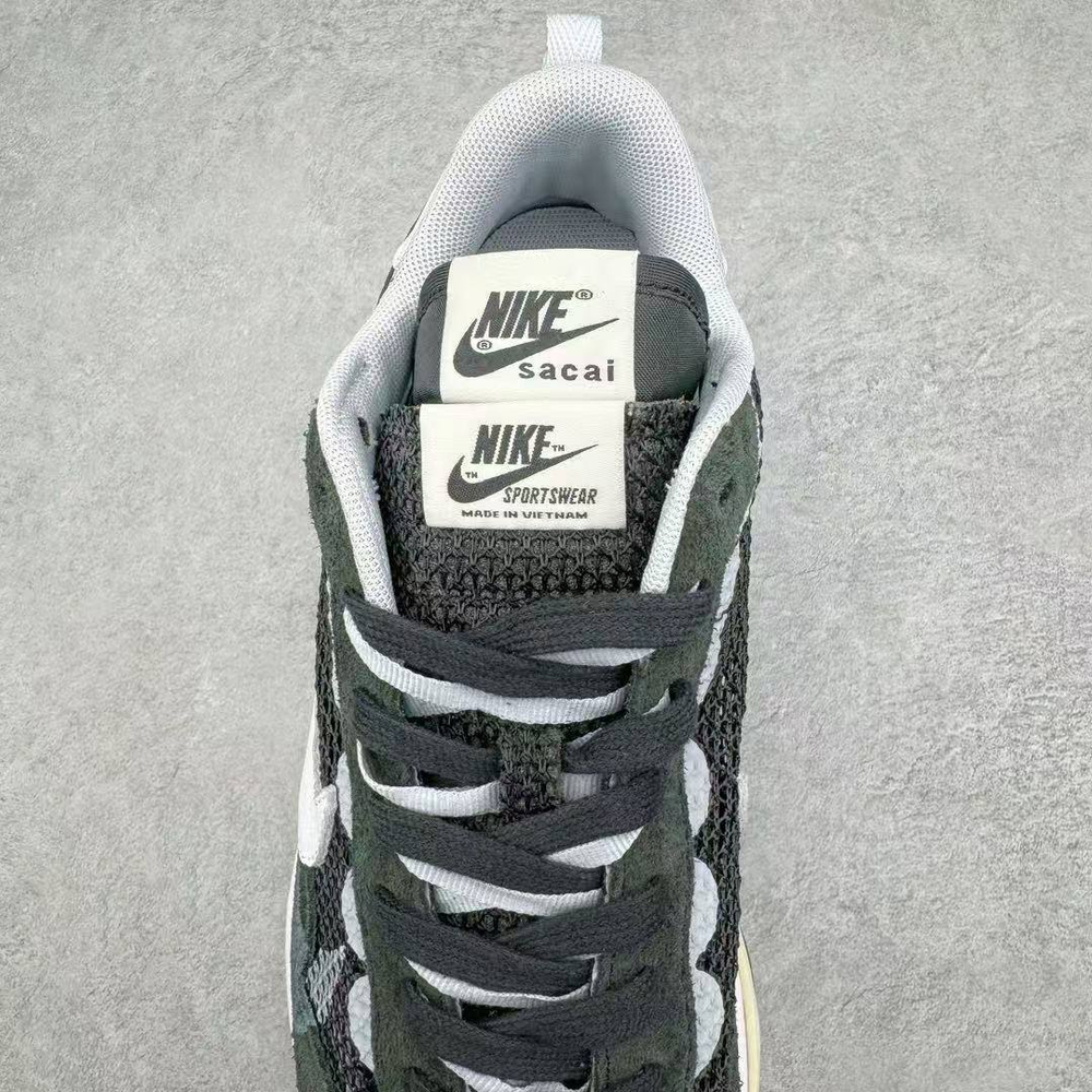 Кроссовки Nike