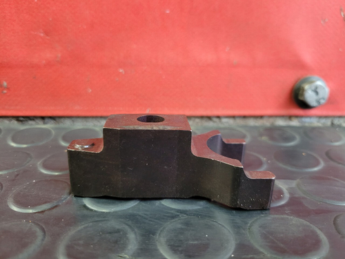 Кронштейн форсунки топливной