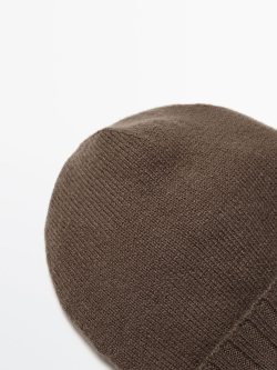 Massimo Dutti Шапка бини из 100% кашемира в рубчик с отворотом, коричневый