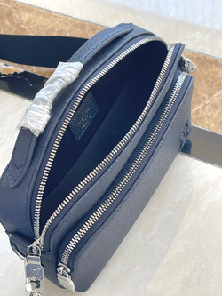 Louis Vuitton Avenue Messenger