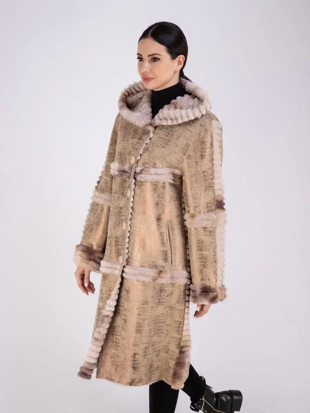 Дубленка зимняя длинная с капюшоном оверсайз