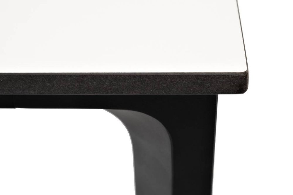 "Малага" обеденный стол из HPL 90х90см, цвет молочный, каркас черный