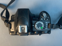 Nikon D3100 Kit 18-55mm 59340 Кадров