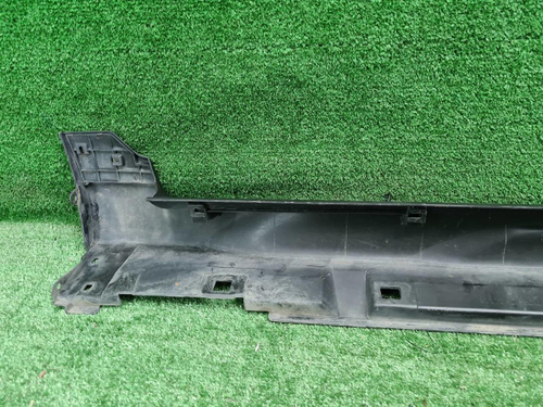 Накладка порога правая Subaru Outback 5 (14-21)