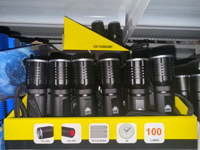 Фонарь ручной YYC-Z-470 в упаковке 24 шт