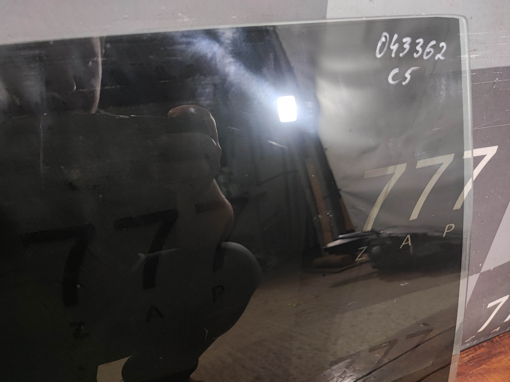 Стекло двери задней правой Omoda C5 22-нв Б/У Оригинал 555000277AA