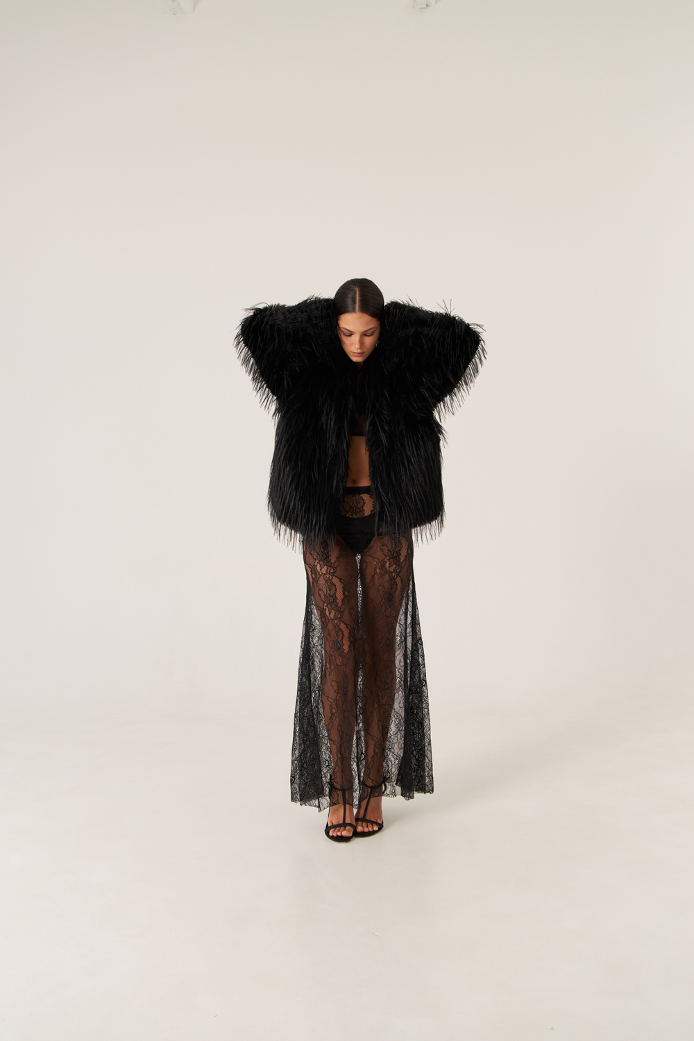 Комплект юбка/митенки из кружева