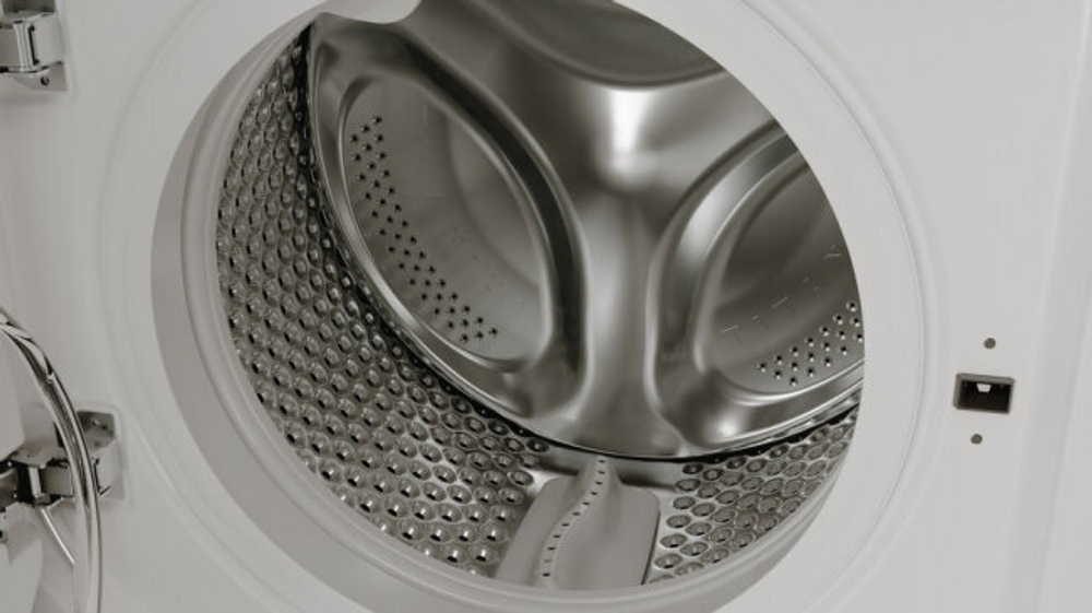 Встраиваемая стиральная машина Whirlpool BI WMWG 91484E