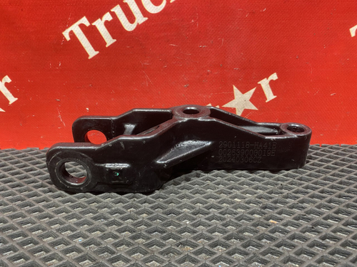 Кронштейн амортизатора нижний правый 2024г