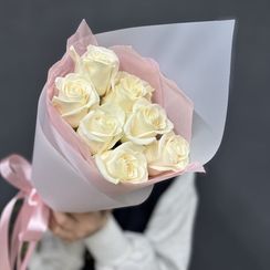 Букет из кремовых роз