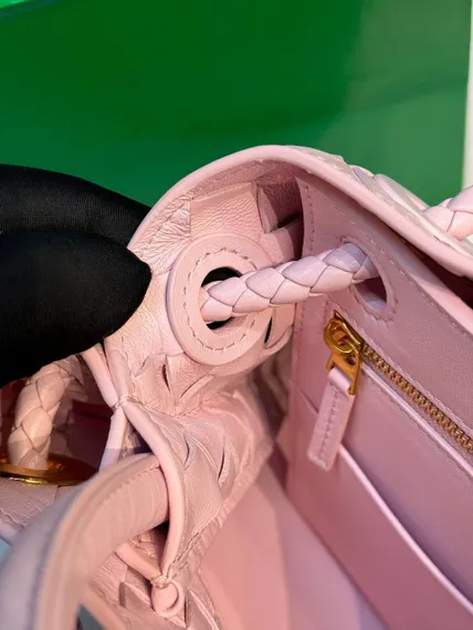 Сумка Bottega Veneta Andiamo розовый