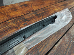 Уплотнитель стекла переднего правого Haval H9 Новый Оригинал 6107340XKV08A