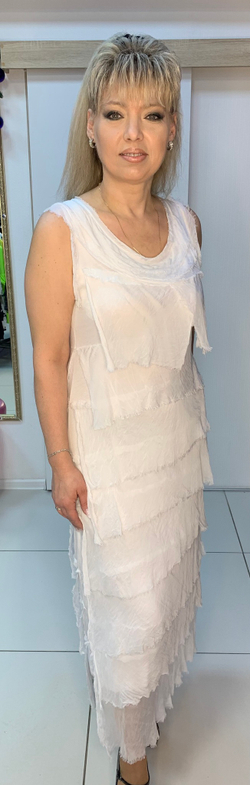 Белое платье-сарафан с шифоновой "рванкой"