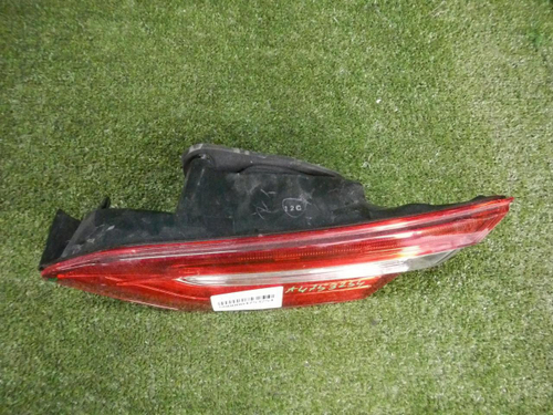 Фонарь правый внут Toyota Camry xv70 17-нв галоген