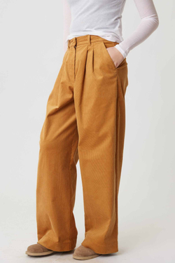 Брюки со складками из бежевого вельвета