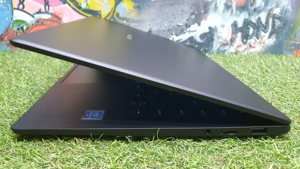 Ноутбук MEDION E4251 Pentium/8Gb/FHD