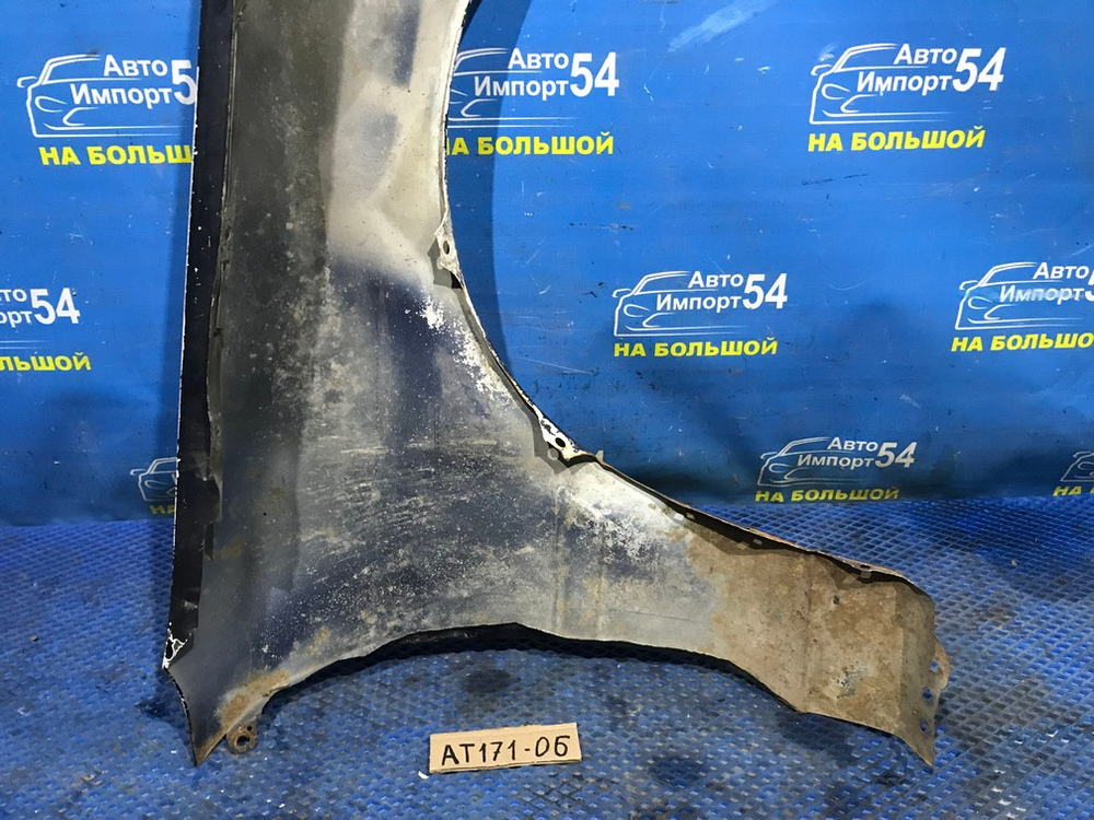 Крыло переднее левое TOYOTA CARINA 1990