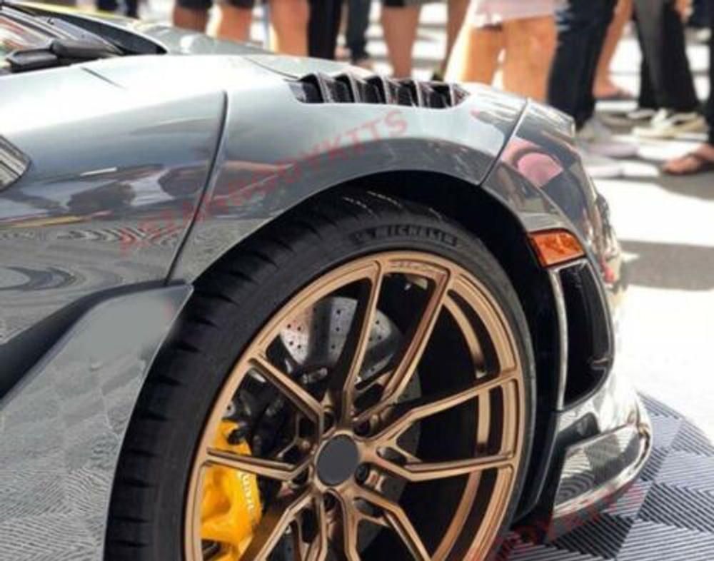 Карбоновые передние крылья для McLaren 720S 2017-2023 МакЛарен тюнинг