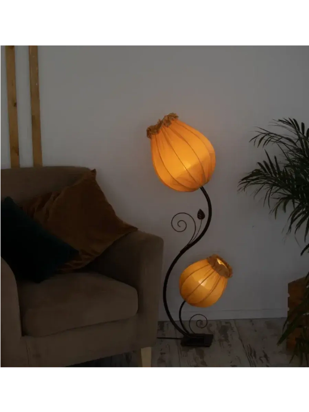 Торшер напольный с абажуром в гостиную современный