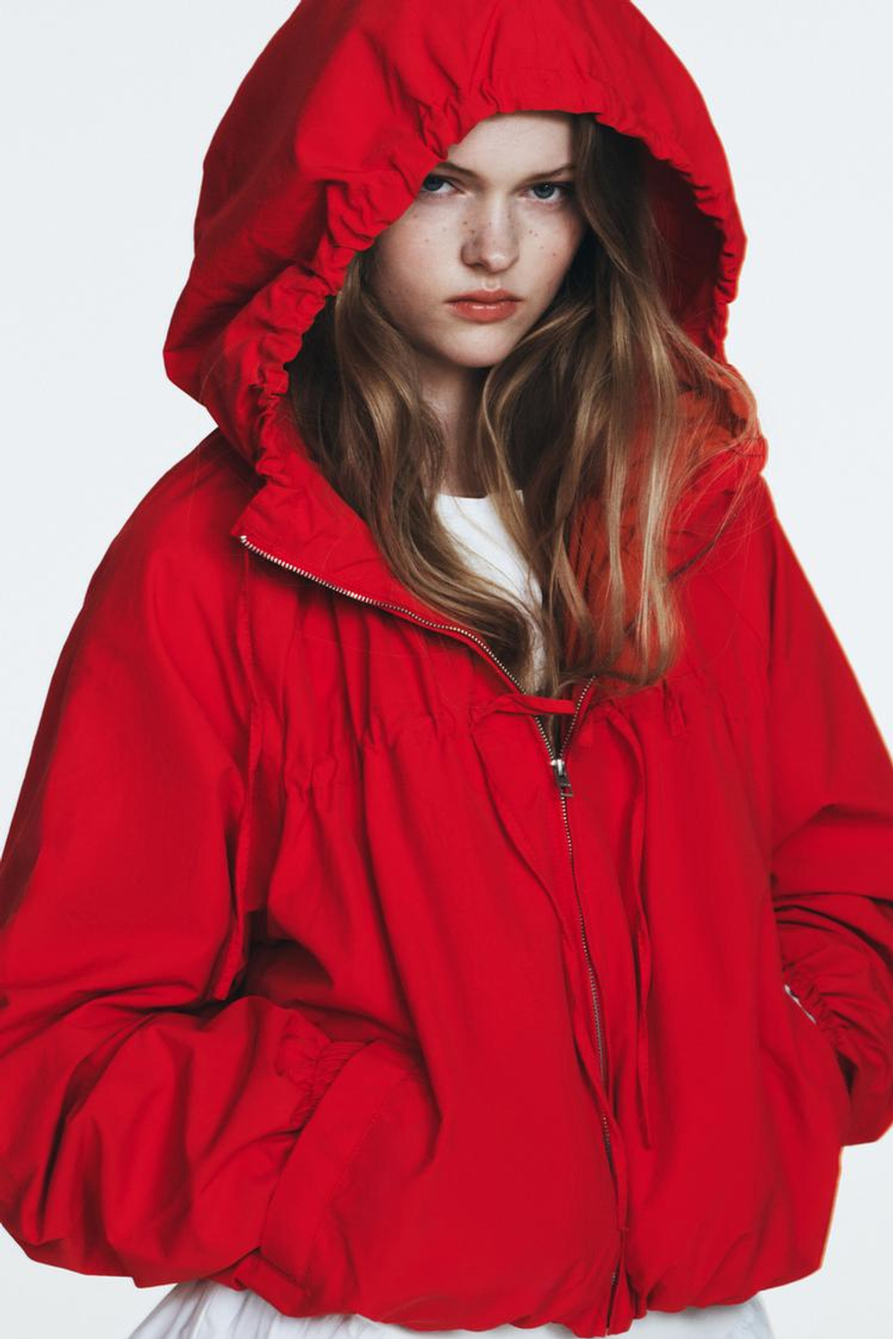 ZARA НЕЙЛОНОВАЯ КУРТКА С ЗАВЯЗКАМИ, КРАСНЫЙ